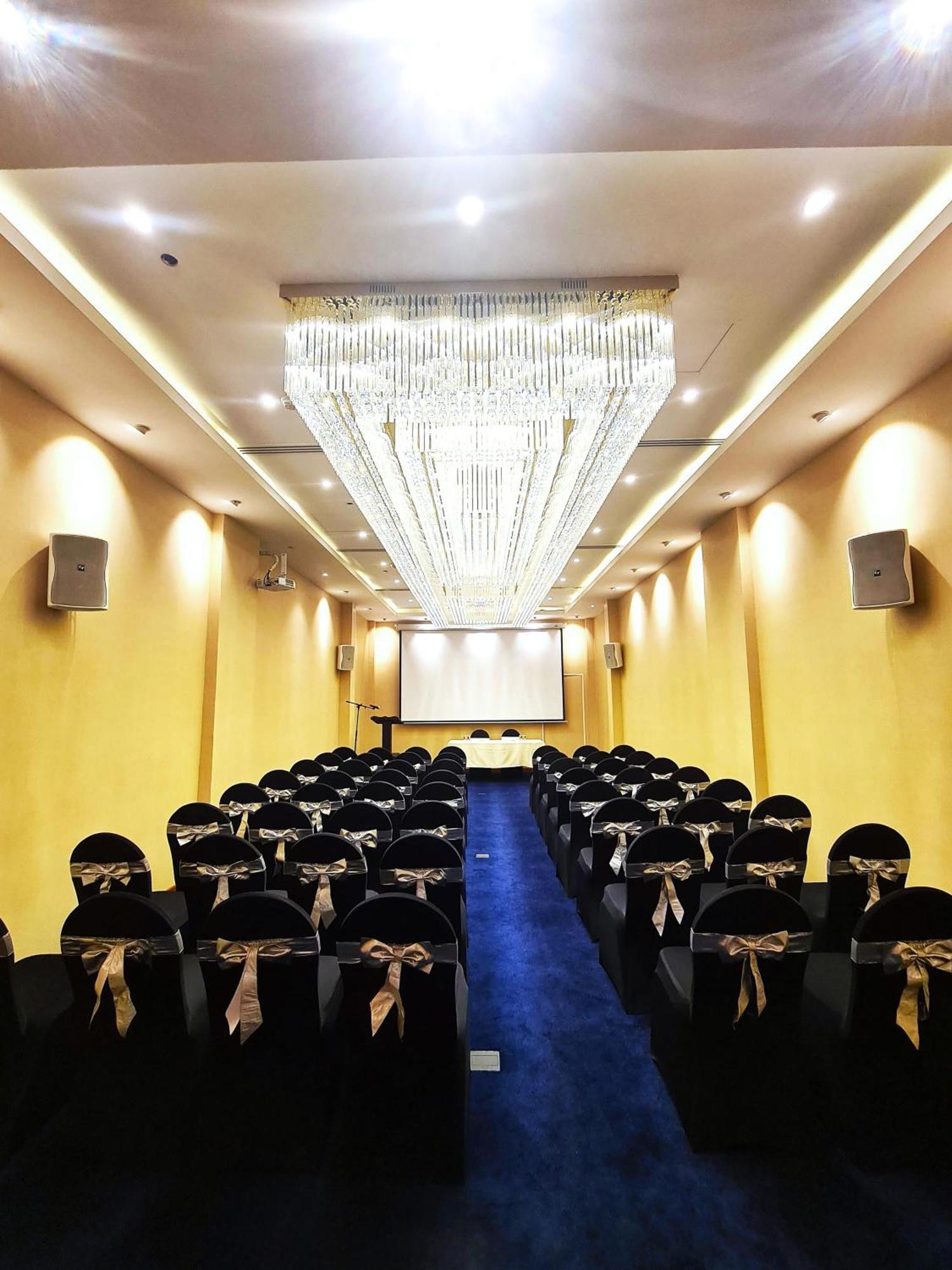 Fairway Colombo - Sri Lanka'S First Hotel With Robot Technology Εξωτερικό φωτογραφία